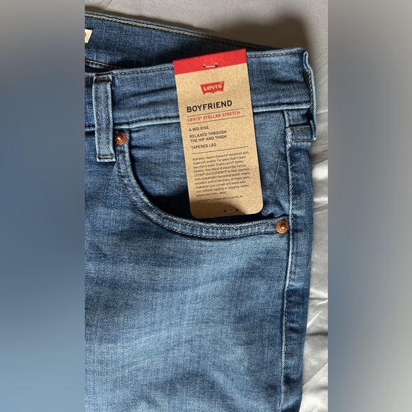Levi's Women’s Straight Blue Jeans - Picture 3 of 8